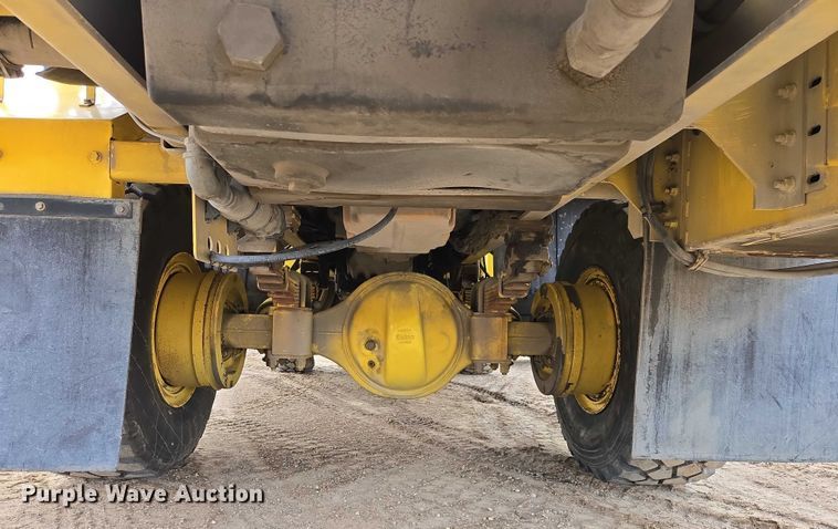 image for item EB1207 2005 MB Companies Oshkosh HB2723 street sweeper truck