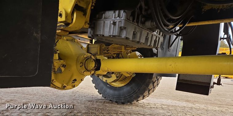 image for item EB1207 2005 MB Companies Oshkosh HB2723 street sweeper truck