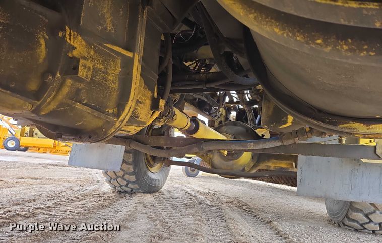 image for item EB1207 2005 MB Companies Oshkosh HB2723 street sweeper truck