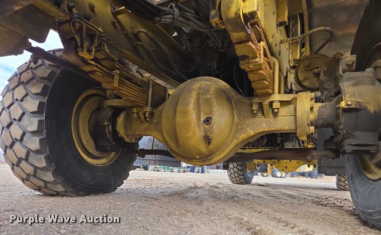 image for item EB1207 2005 MB Companies Oshkosh HB2723 street sweeper truck