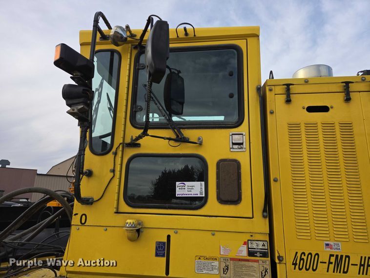 image for item EB1207 2005 MB Companies Oshkosh HB2723 street sweeper truck