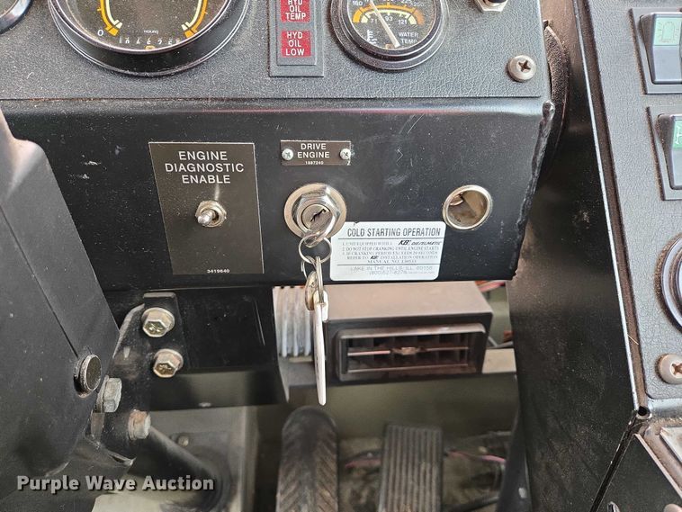 image for item EB1207 2005 MB Companies Oshkosh HB2723 street sweeper truck