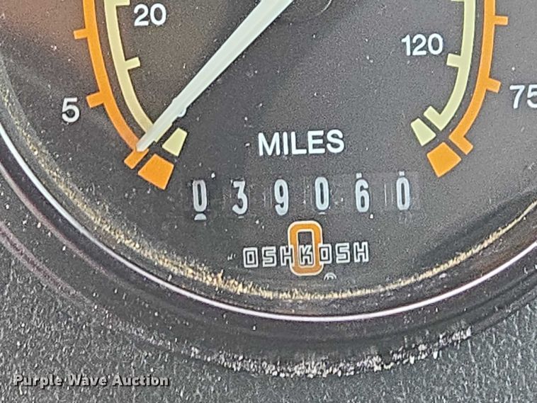 image for item EB1207 2005 MB Companies Oshkosh HB2723 street sweeper truck