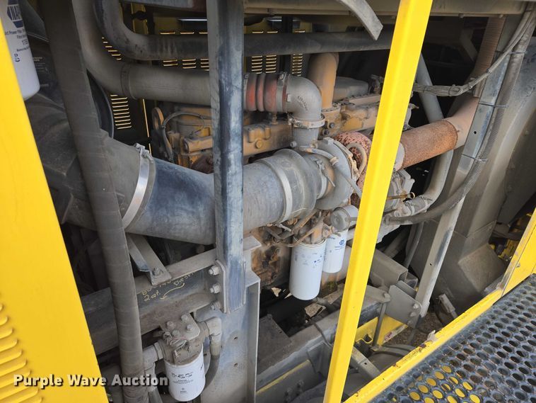 image for item EB1207 2005 MB Companies Oshkosh HB2723 street sweeper truck