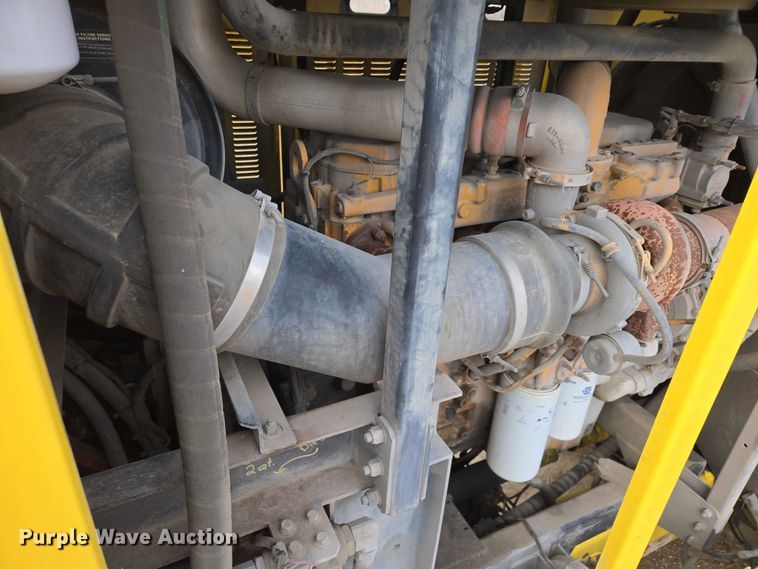 image for item EB1207 2005 MB Companies Oshkosh HB2723 street sweeper truck