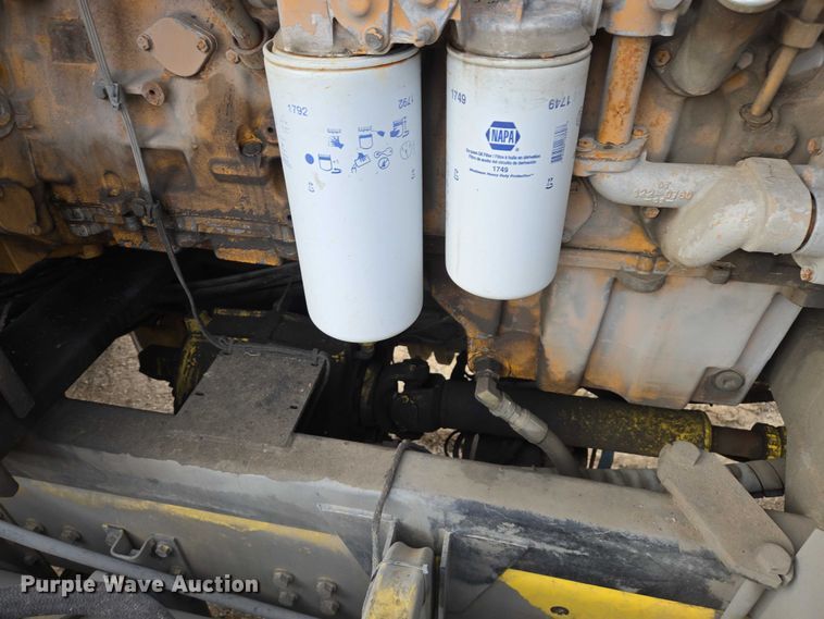 image for item EB1207 2005 MB Companies Oshkosh HB2723 street sweeper truck