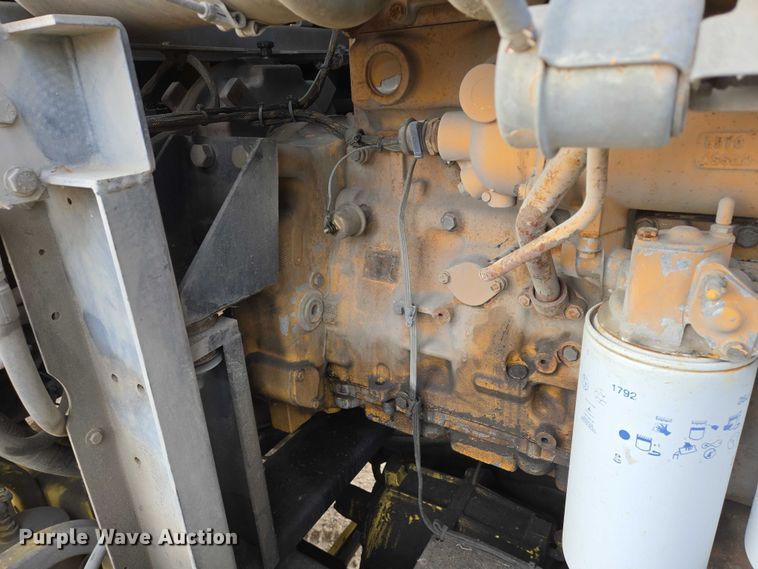 image for item EB1207 2005 MB Companies Oshkosh HB2723 street sweeper truck