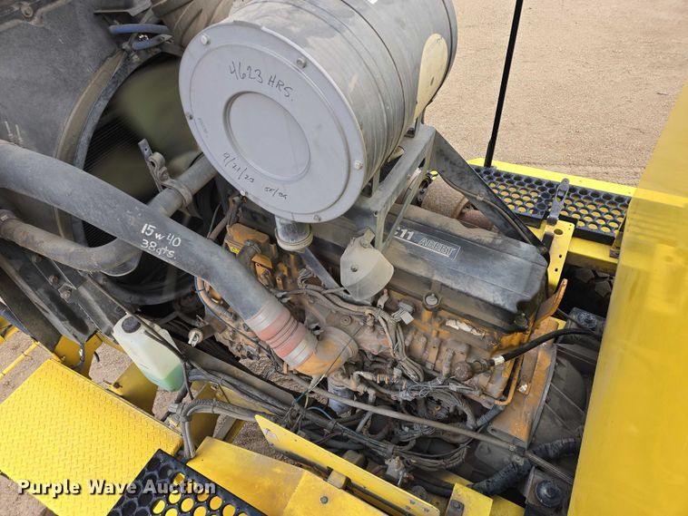 image for item EB1207 2005 MB Companies Oshkosh HB2723 street sweeper truck