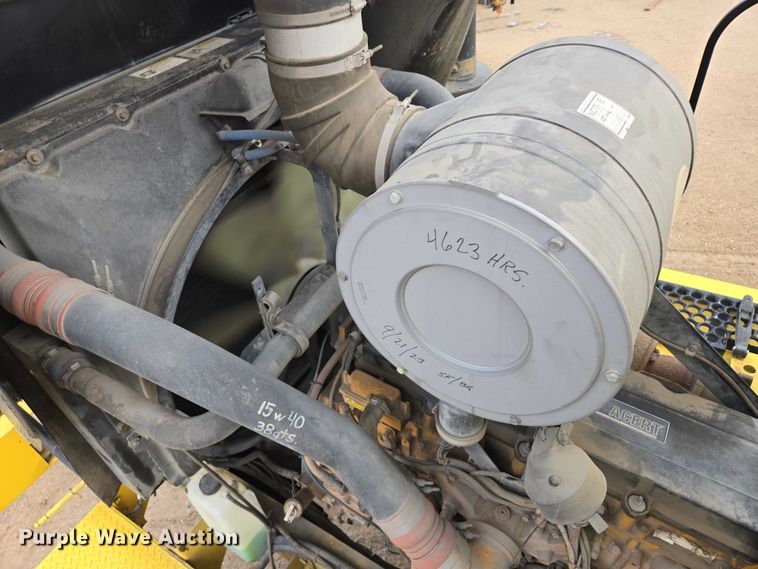 image for item EB1207 2005 MB Companies Oshkosh HB2723 street sweeper truck