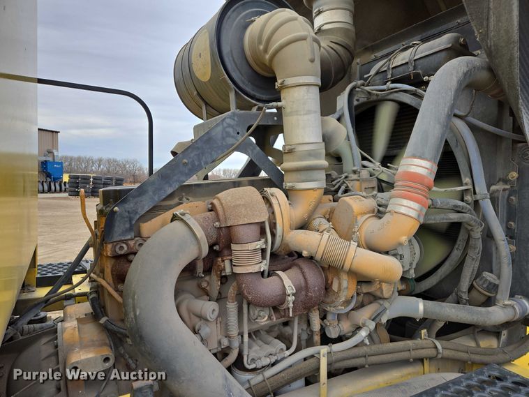 image for item EB1207 2005 MB Companies Oshkosh HB2723 street sweeper truck