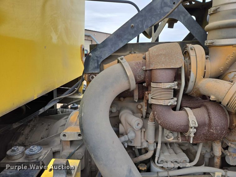 image for item EB1207 2005 MB Companies Oshkosh HB2723 street sweeper truck