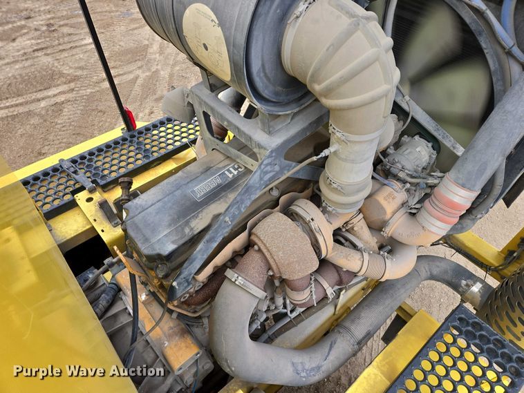 image for item EB1207 2005 MB Companies Oshkosh HB2723 street sweeper truck