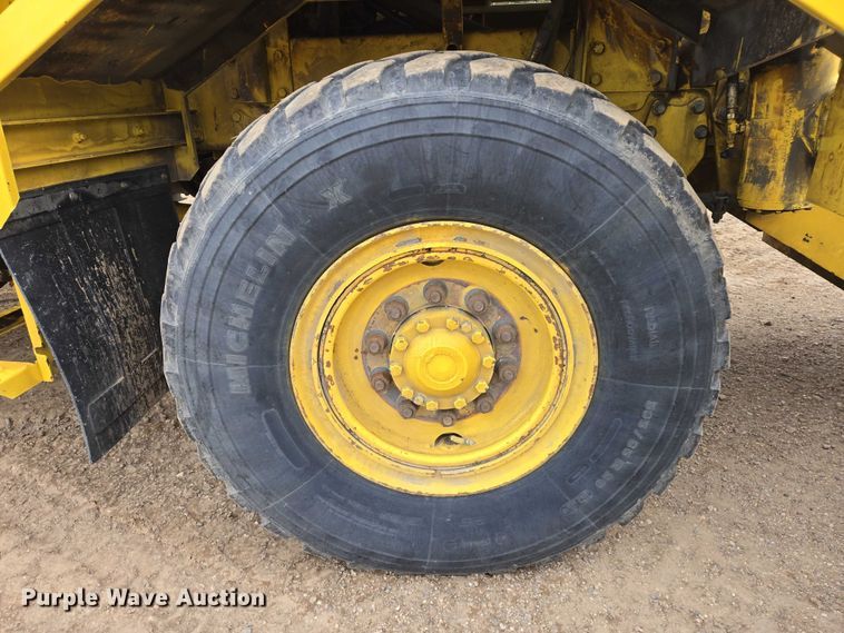 image for item EB1207 2005 MB Companies Oshkosh HB2723 street sweeper truck