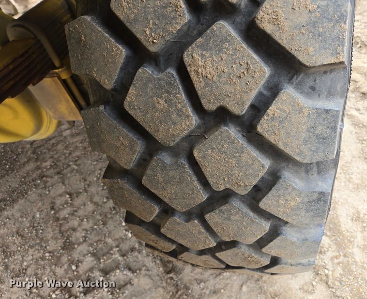 image for item EB1207 2005 MB Companies Oshkosh HB2723 street sweeper truck