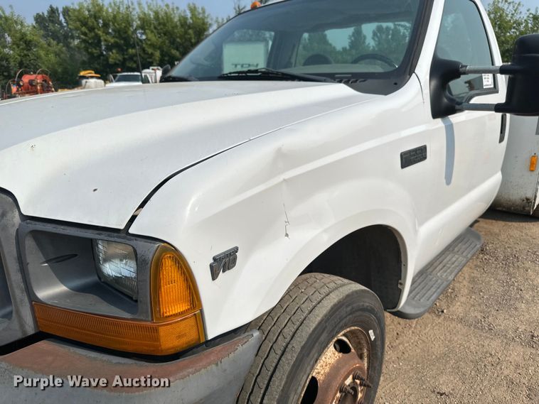 image for item EB2814 1999 Ford F550 utility / service truck