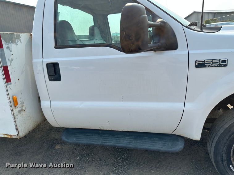 image for item EB2814 1999 Ford F550 utility / service truck