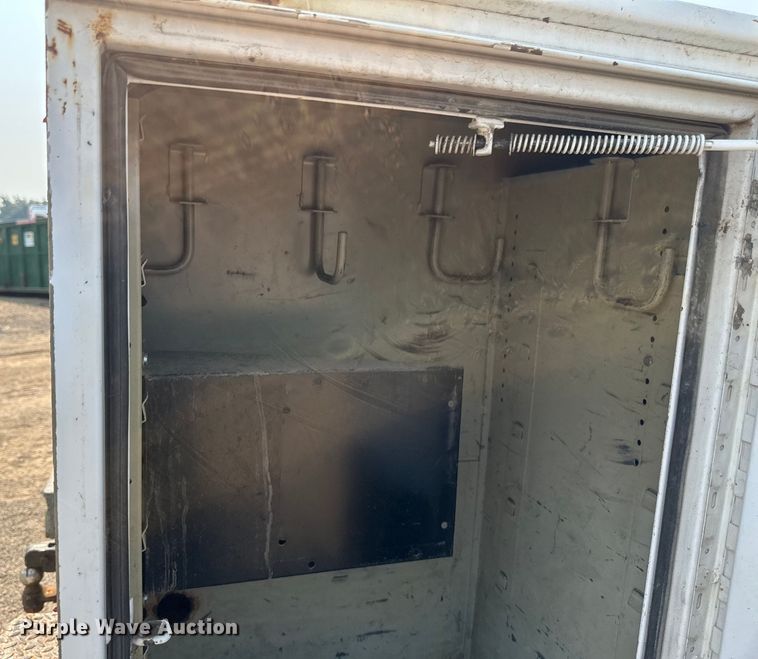 image for item EB2814 1999 Ford F550 utility / service truck