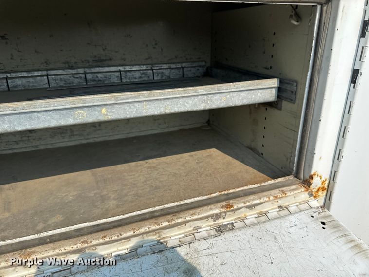 image for item EB2814 1999 Ford F550 utility / service truck