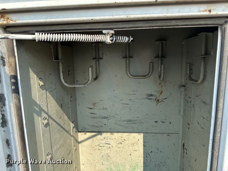 image for item EB2814 1999 Ford F550 utility / service truck