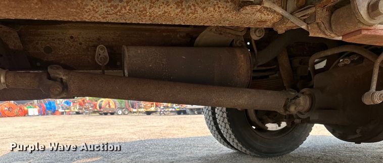 image for item EB2814 1999 Ford F550 utility / service truck