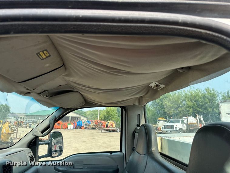 image for item EB2814 1999 Ford F550 utility / service truck