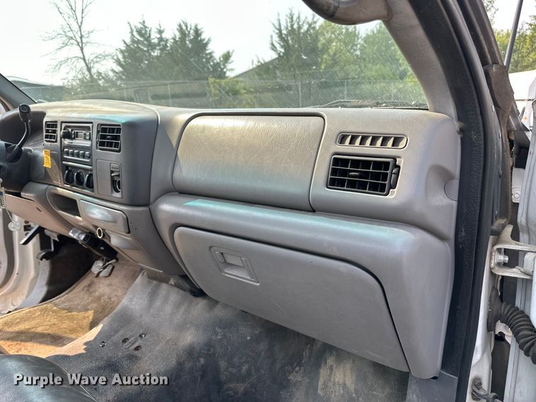 image for item EB2814 1999 Ford F550 utility / service truck