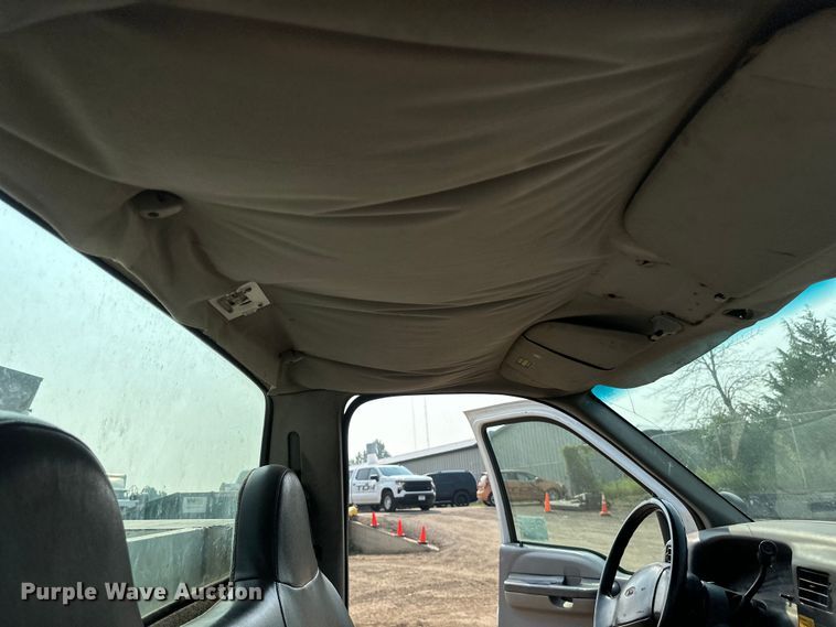 image for item EB2814 1999 Ford F550 utility / service truck