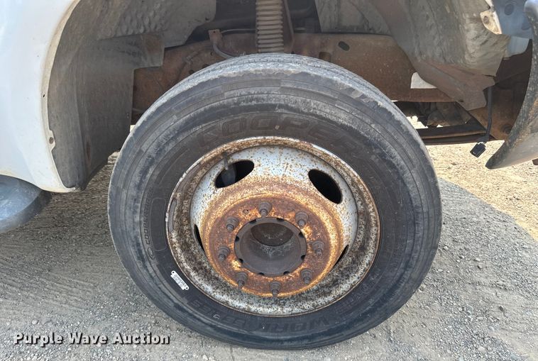 image for item EB2814 1999 Ford F550 utility / service truck