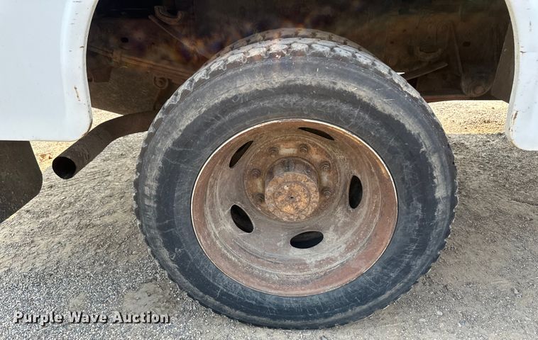 image for item EB2814 1999 Ford F550 utility / service truck