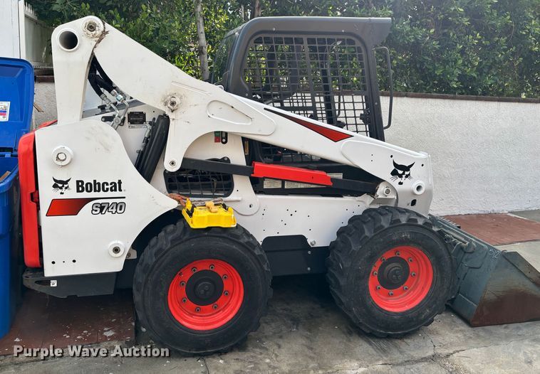 image for item EC1271 2021 Bobcat S740 skid steer loader