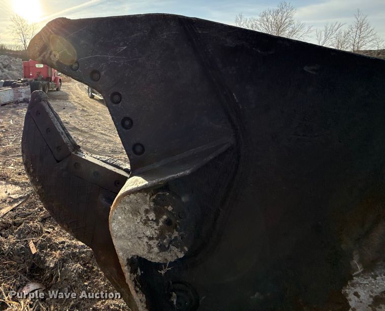 image for item EC4518 Labounty  excavator tree shear