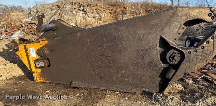 image for item EC4518 Labounty  excavator tree shear