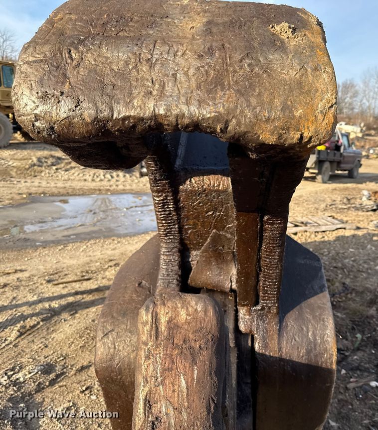 image for item EC4518 Labounty  excavator tree shear