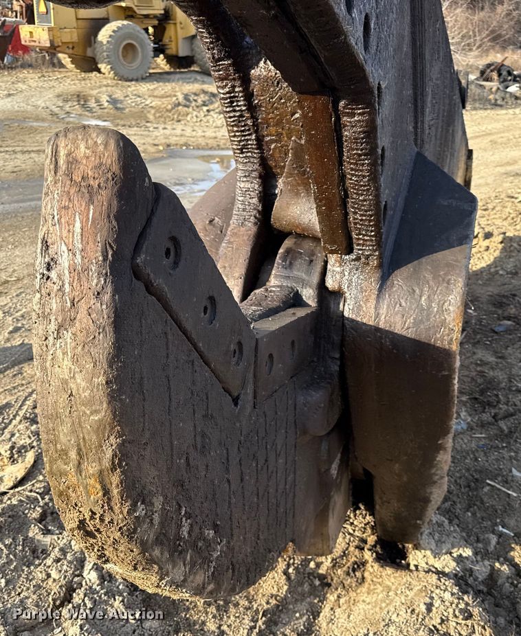 image for item EC4518 Labounty  excavator tree shear