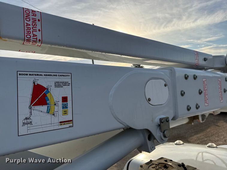 image for item EC4522 2016 RAM 5500 bucket truck