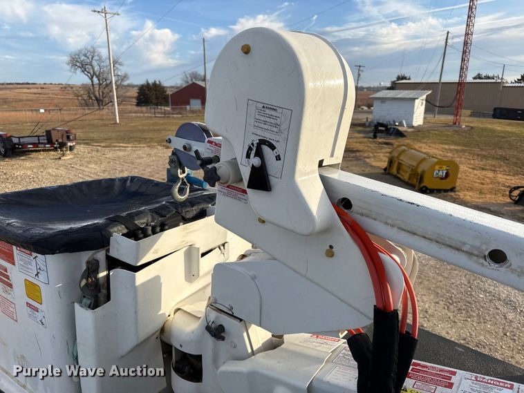 image for item EC4522 2016 RAM 5500 bucket truck