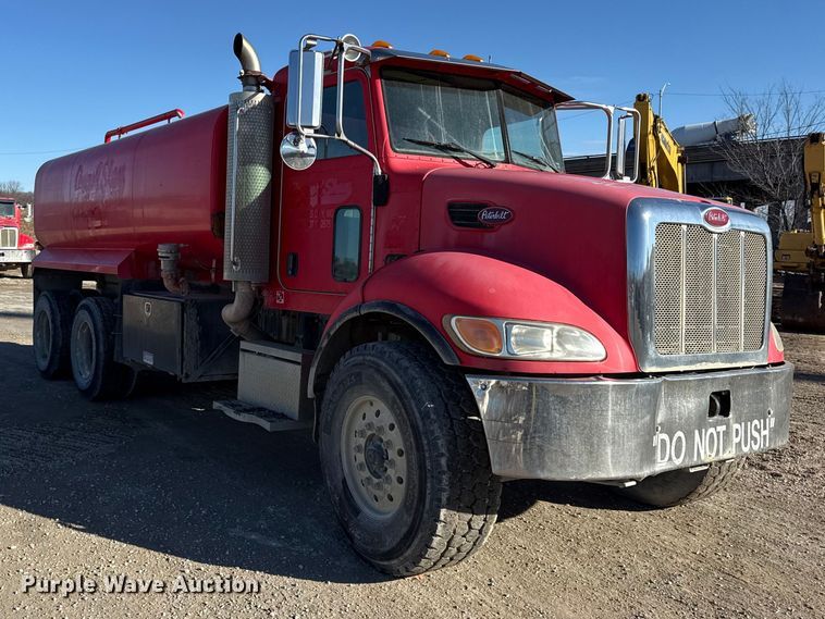 image for item EC4532 2006 Peterbilt 335 water truck