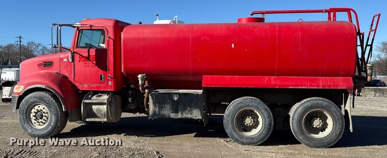 image for item EC4532 2006 Peterbilt 335 water truck