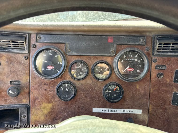 image for item EC4532 2006 Peterbilt 335 water truck