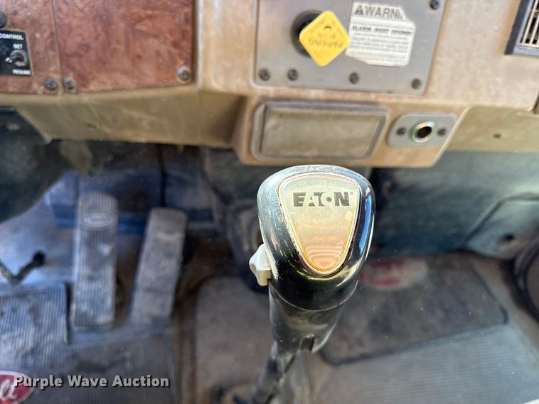 image for item EC4532 2006 Peterbilt 335 water truck