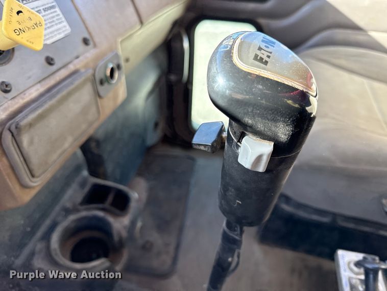 image for item EC4532 2006 Peterbilt 335 water truck