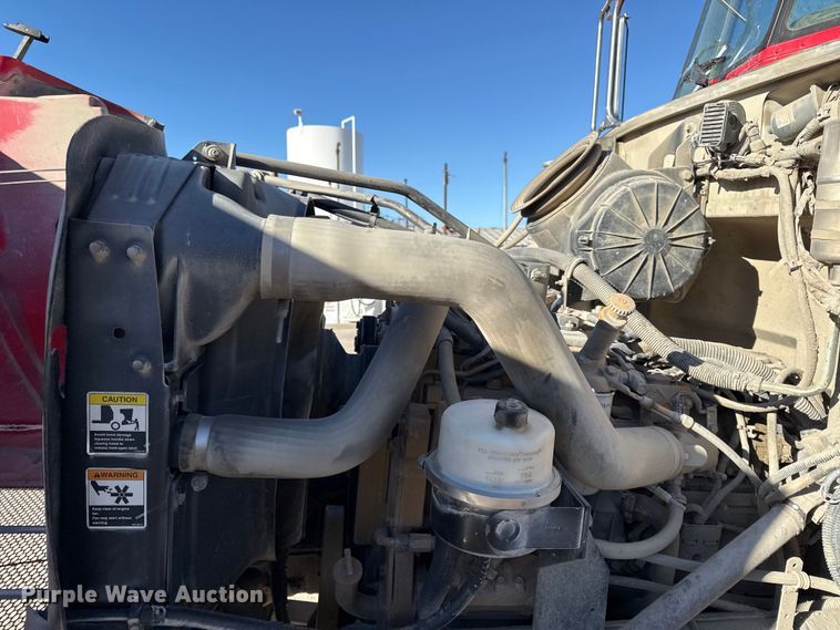 image for item EC4532 2006 Peterbilt 335 water truck