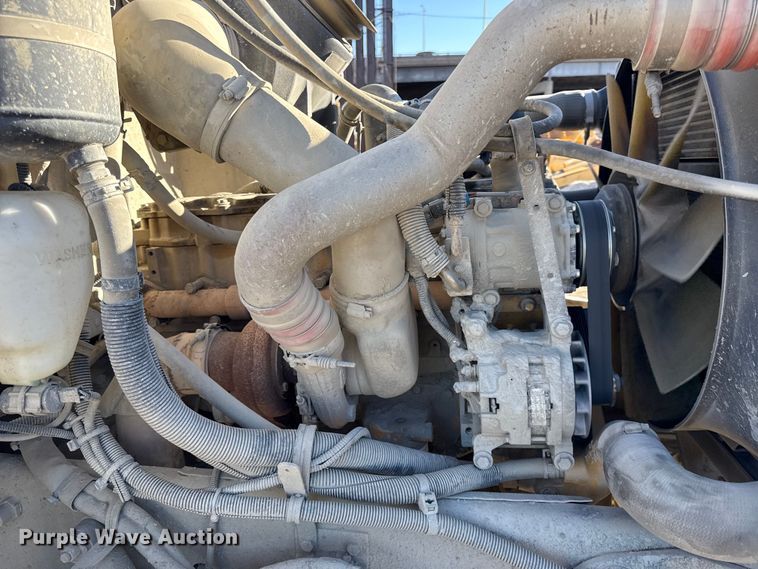 image for item EC4532 2006 Peterbilt 335 water truck