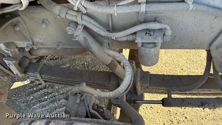 image for item EC4532 2006 Peterbilt 335 water truck