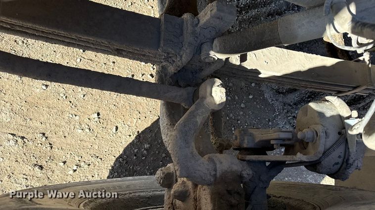 image for item EC4532 2006 Peterbilt 335 water truck