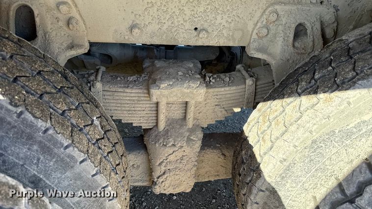 image for item EC4532 2006 Peterbilt 335 water truck