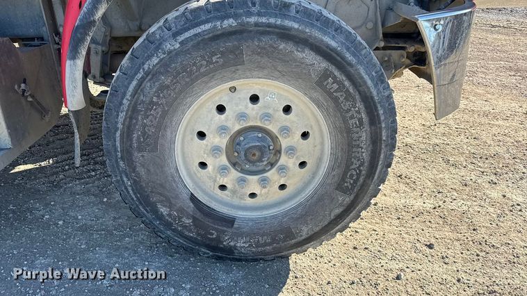 image for item EC4532 2006 Peterbilt 335 water truck