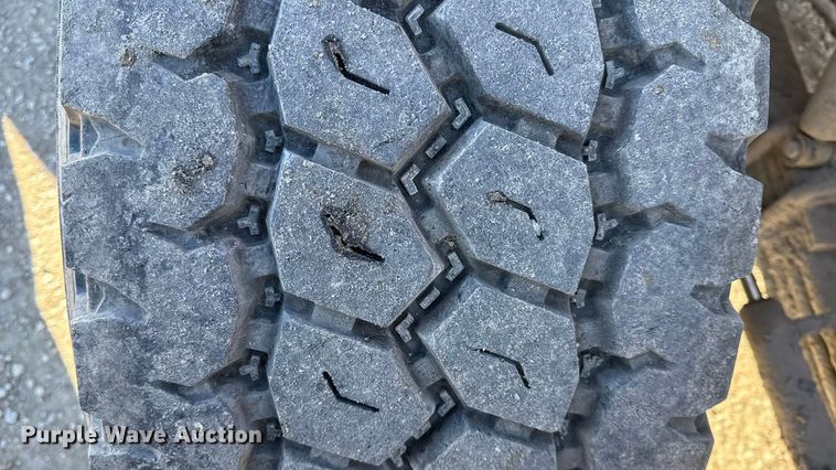 image for item EC4532 2006 Peterbilt 335 water truck