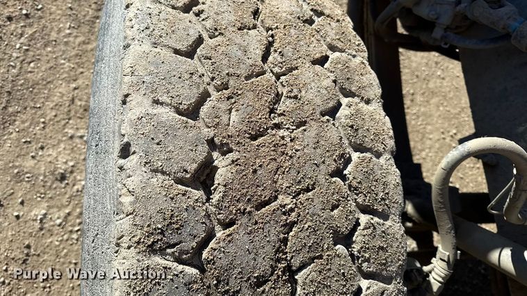 image for item EC4532 2006 Peterbilt 335 water truck