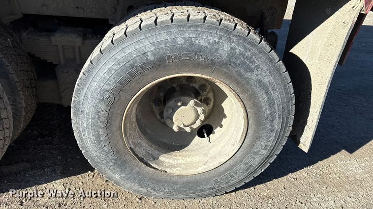 image for item EC4532 2006 Peterbilt 335 water truck